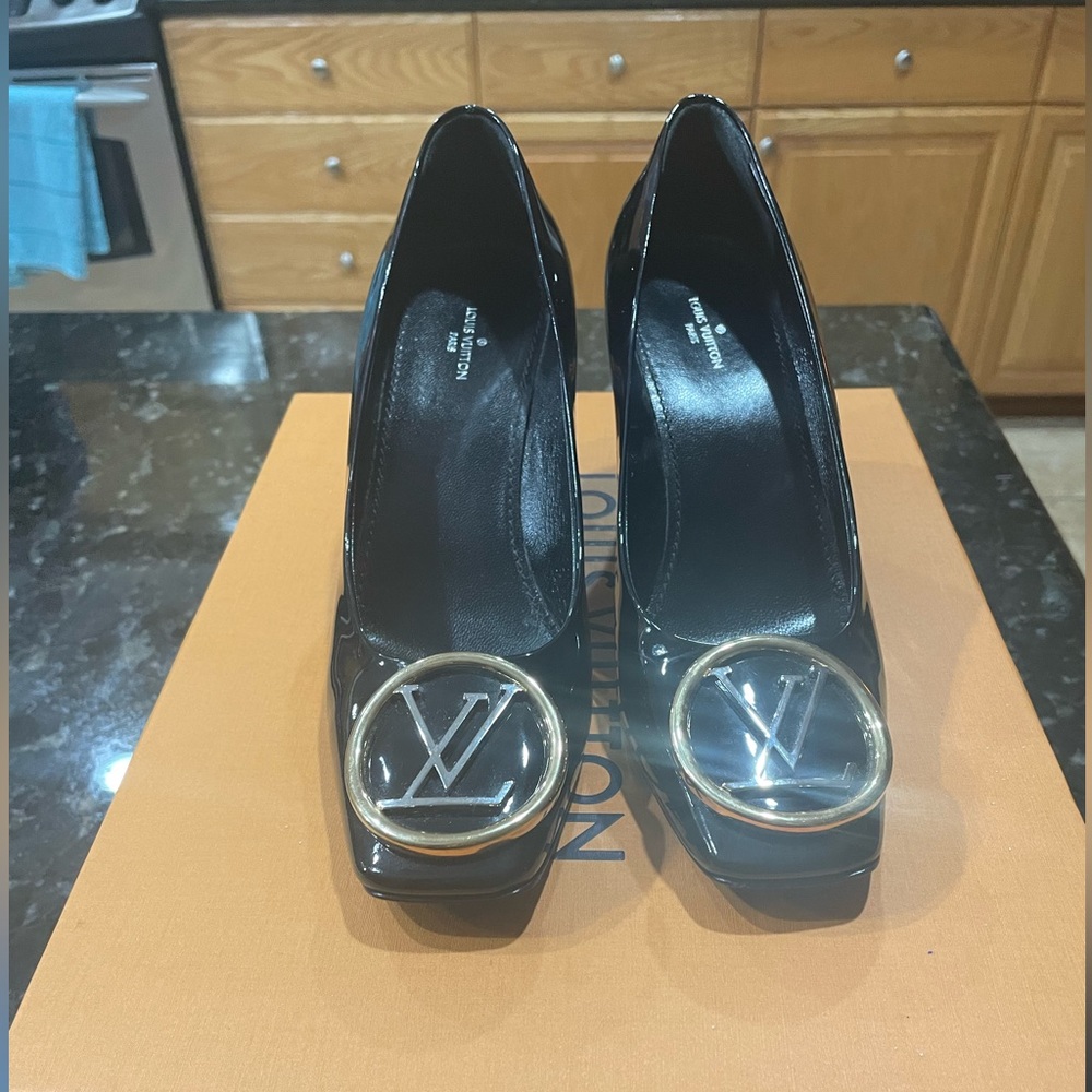 Louis Vuitton pumps